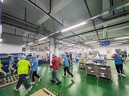 兆科导热材料自动化裁切车间：为热管理提供高精密的定制化解决方案